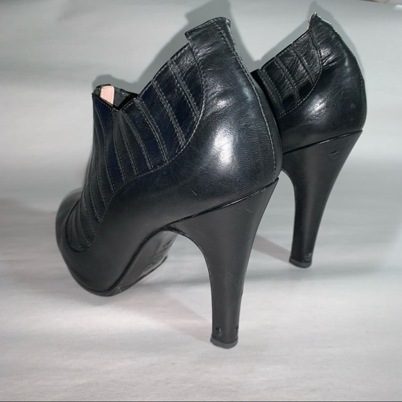 vintage CHANEL size 37 quilted calfskin ANKLE BOOTIES - Picture 12 of 16